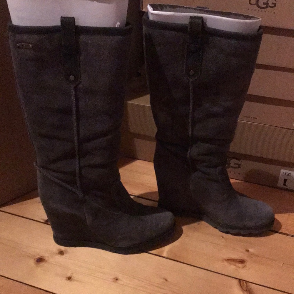 UGG Gray Soleil Wedge Boot Size 6
